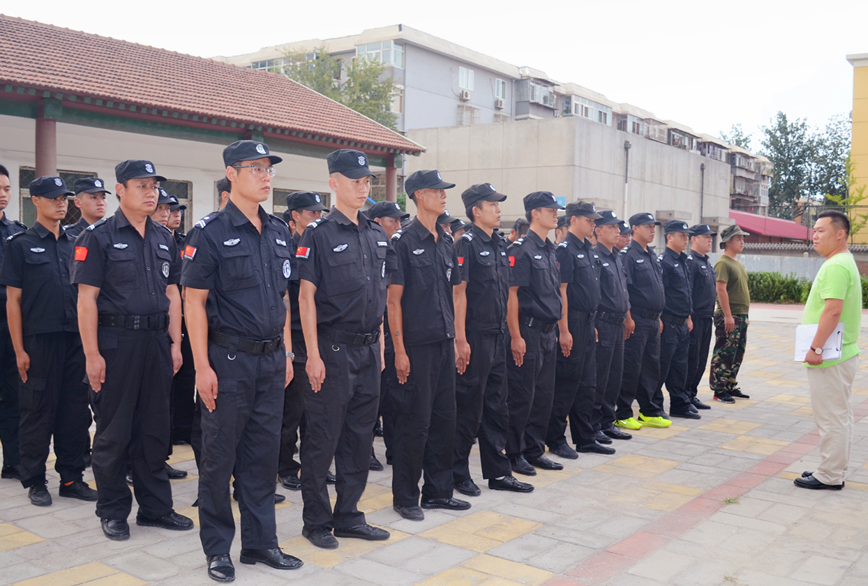 学校将通过不懈的努力竭诚“服务保安管理部门