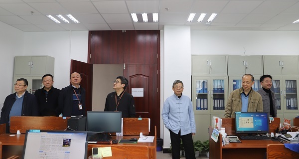 節(jié)后上班第一天：我院領導拜年為職工送祝福