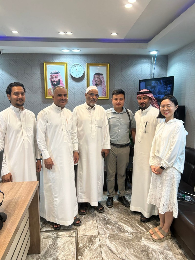Group photo with clients9