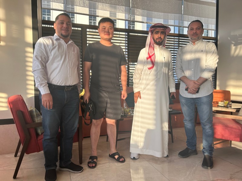Group photo with clients16