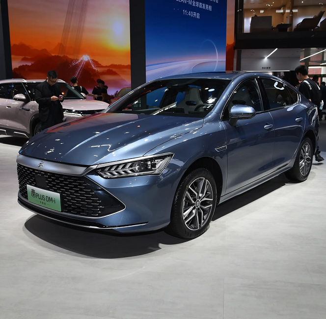Luxury Car Byd Qin Plus Dm 2025 Dm-I Smart Driving Version 55km/120km Leading Modelbyd Qin Plus 2025 Price New Nenergy Vehicles