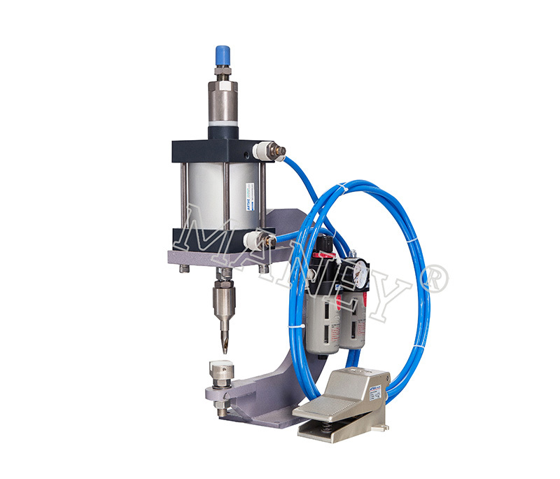 Pneumatic punching machine