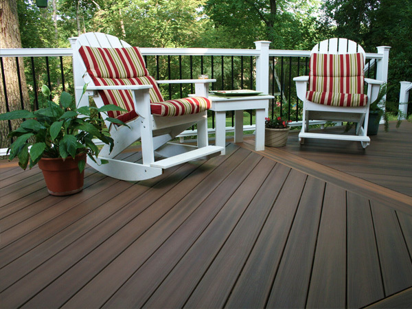 Co-extruded flooring: multifunctional floor material enabled by technology