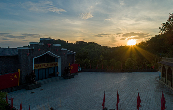 陈列馆日出