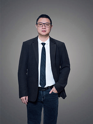 肖　思
