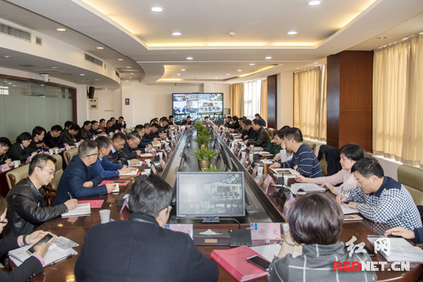 红网：推进易地扶贫搬迁 湖南建工2018年将为21万人提供520万平方米住房