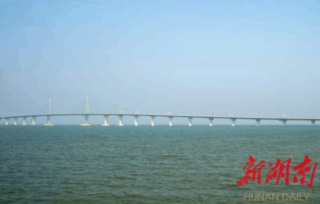 新湖南：“为建筑湘军点赞！” 湖南建工集团港珠澳大桥建奇功