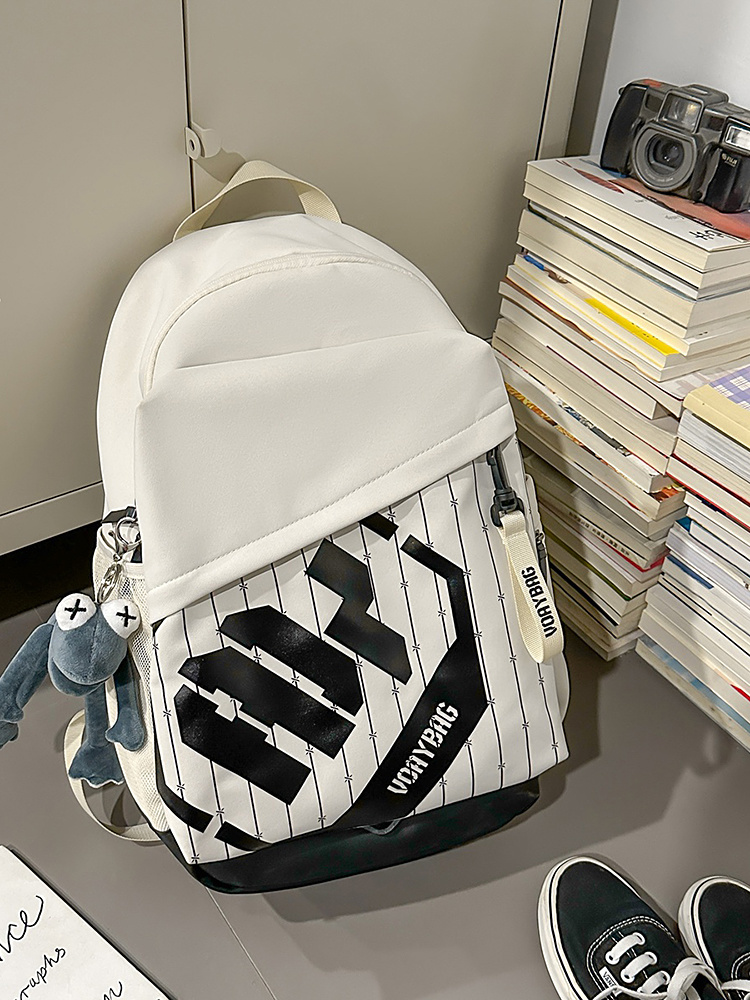 New-style elementary school backpacks: cute little knapsacks and shoulder bags New-style elementary school backpacks: cute little knapsacks and shoulder bags