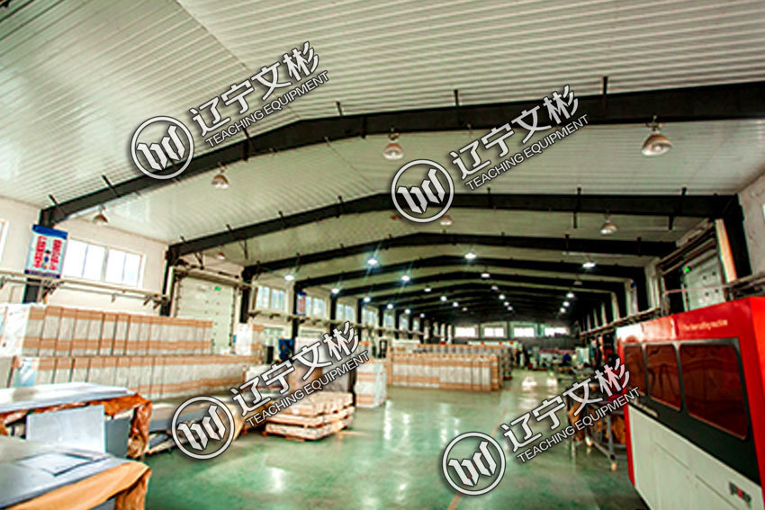 鈑金車間 Sheet metal workshop 鈑金車間 Sheet metal workshop
