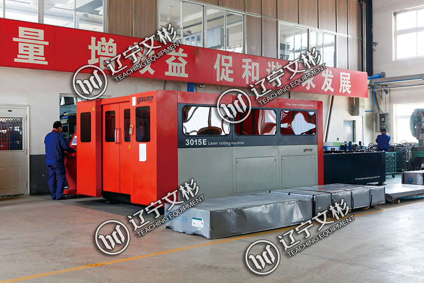 全自動(dòng)激光切割機(jī) Automatic laser cutting machine 全自動(dòng)激光切割機(jī) Automatic laser cutting machine