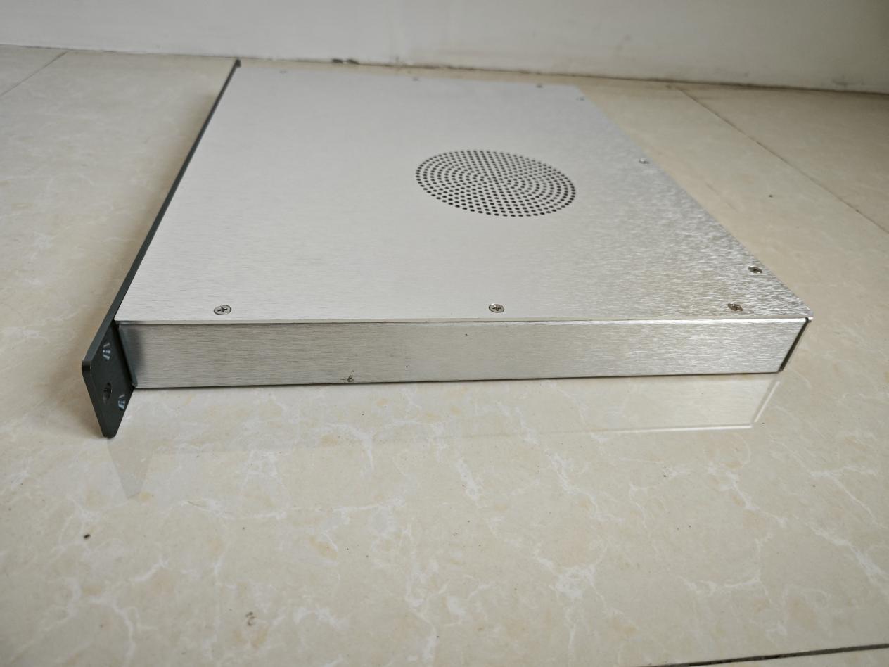 信标跟踪接收器