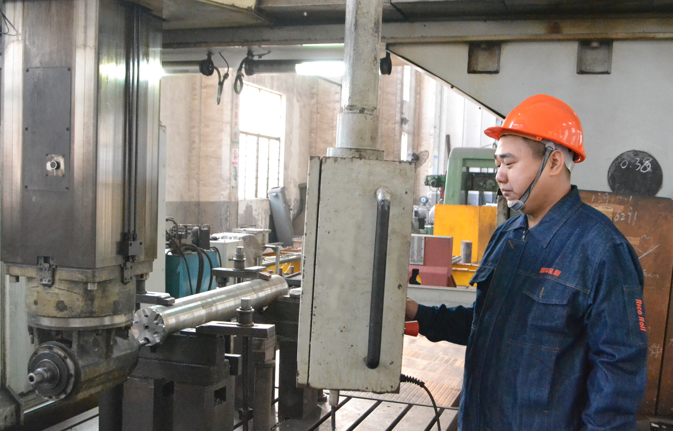 CNC gantry milling spline processing