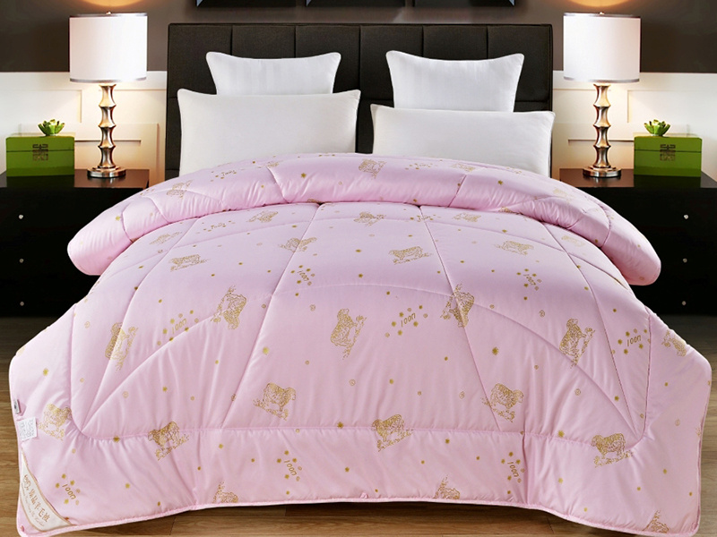 Pure new wool quilt thickened with pure wool quilt core is preferred in winter