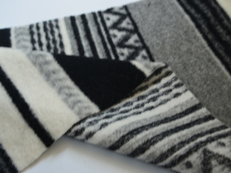 Pure wool tricolor striped jacquard fabric is the first choice for all kinds of high-grade clothing fabrics