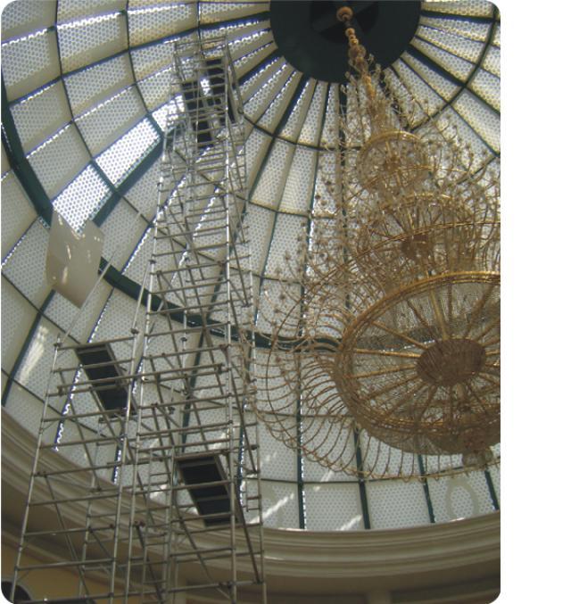 The Lobby of Guangzhou Pearl River Hotel (height: 16m)