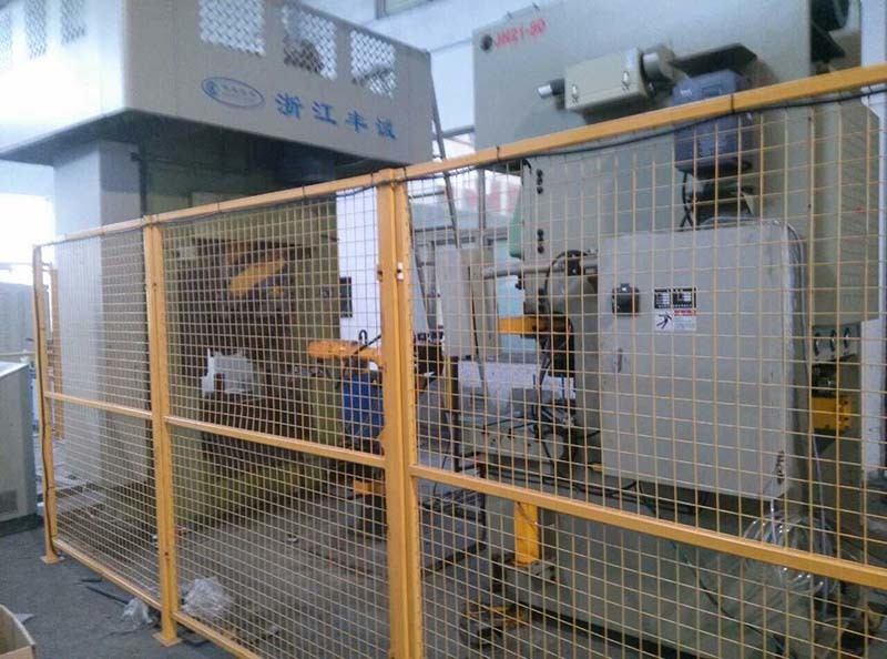1000T 电动螺旋机械手自动线