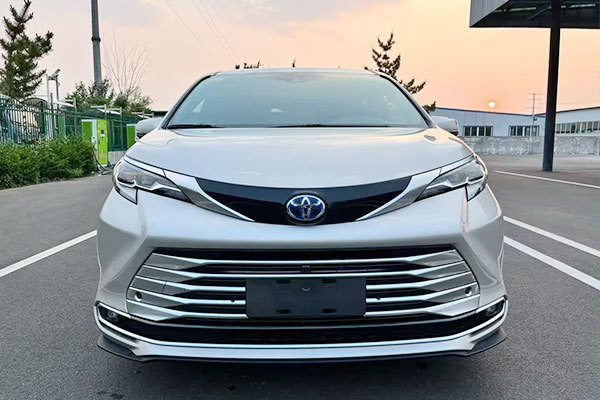 Toyota Sena