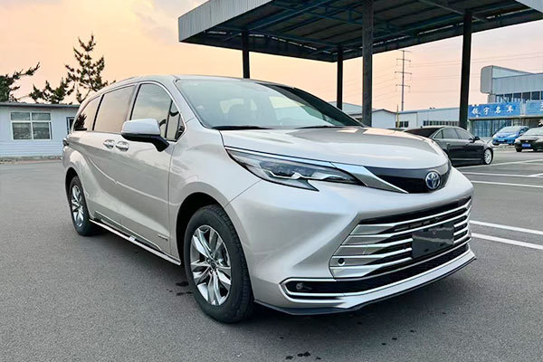 Toyota Sena