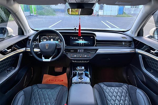 Hongqi hs5
