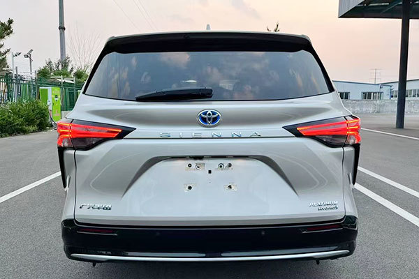 Toyota Sena