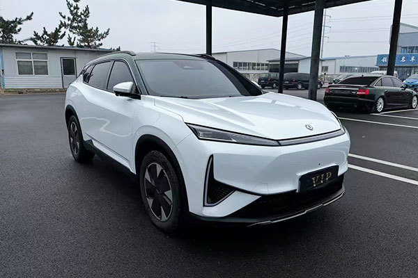 Dongfeng Fengshen L7