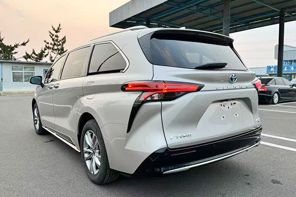 Toyota Sena