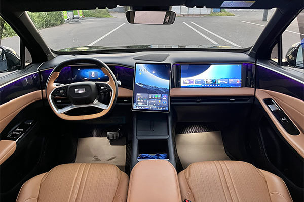 Geely Galaxy L7