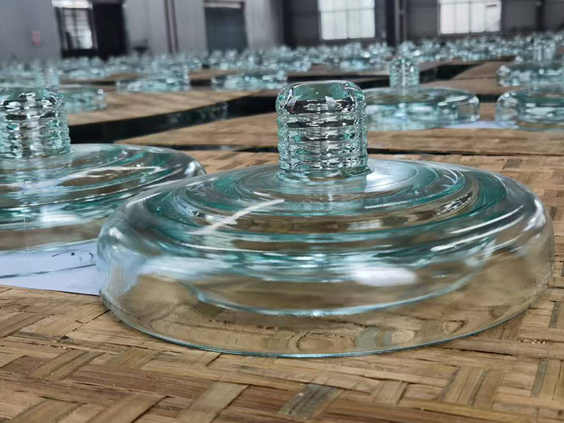 Definition and use of glass insulators Definition and use of glass insulators
