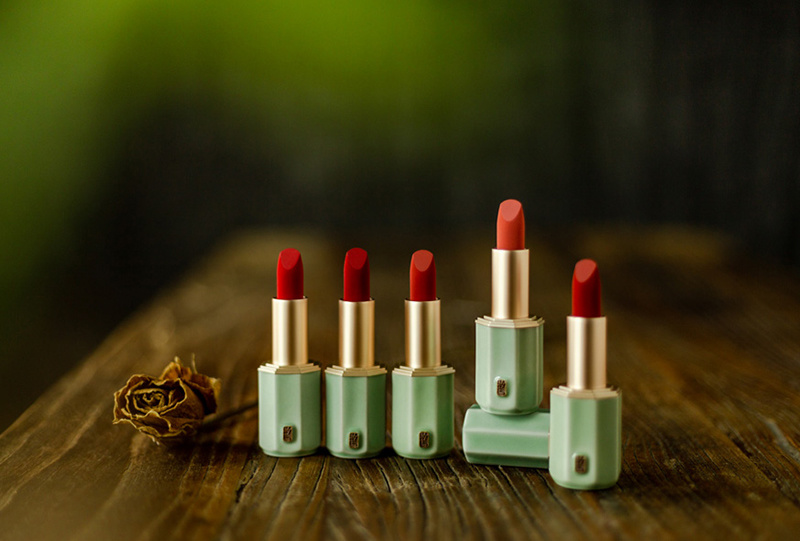 Bamboo Fence Red Calyx Lipstick