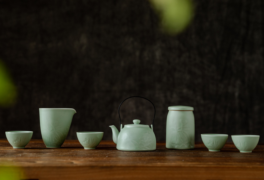 Clear Saliva Tea Set
