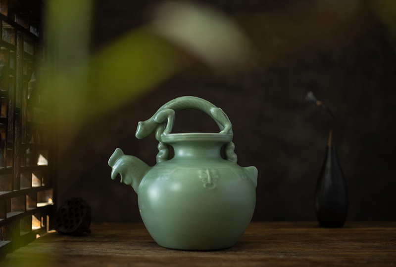Chicken Head Pot