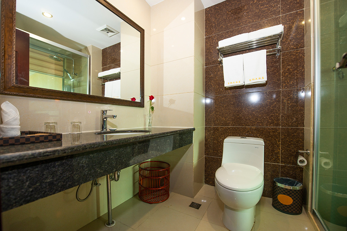 En-suite bathroom En-suite bathroom