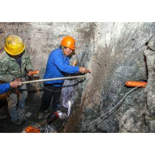 High Quality Portable Y19a Pneumatic Rock Drill Hand Held Mine Drilling Rig for Quarry Tunnels