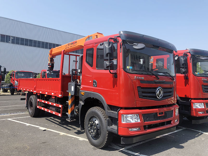 Haotian 8 tons four-section arm truck crane