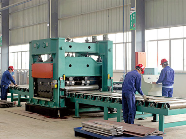 Multi-plate leveling machine