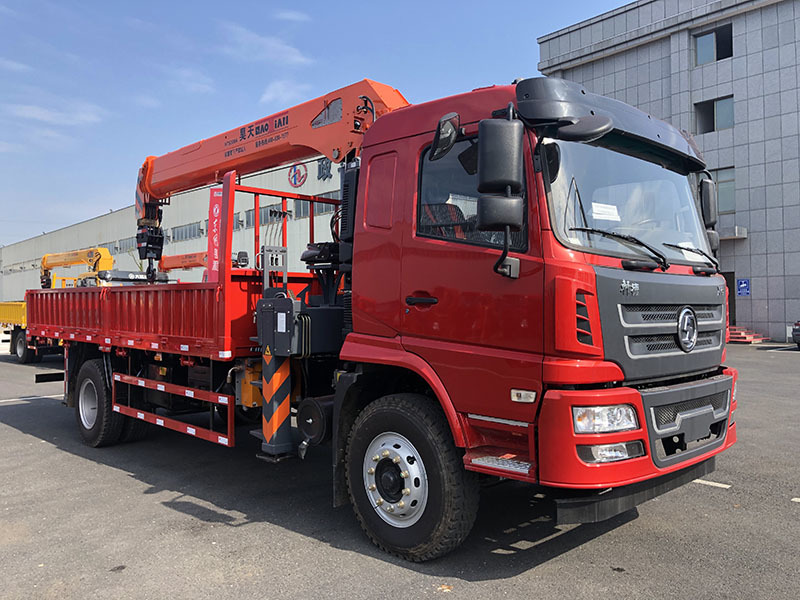 Haotian 12 tons four-section arm truck crane