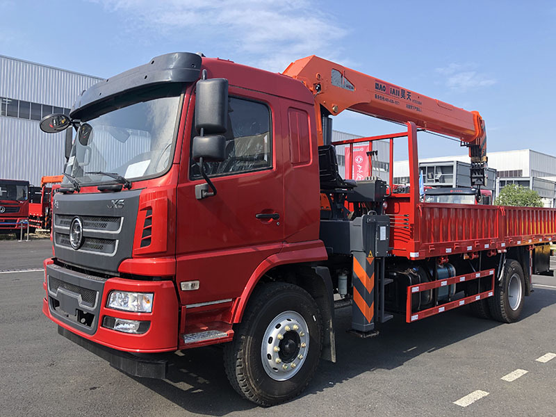 Haotian 12 tons four-section arm truck crane