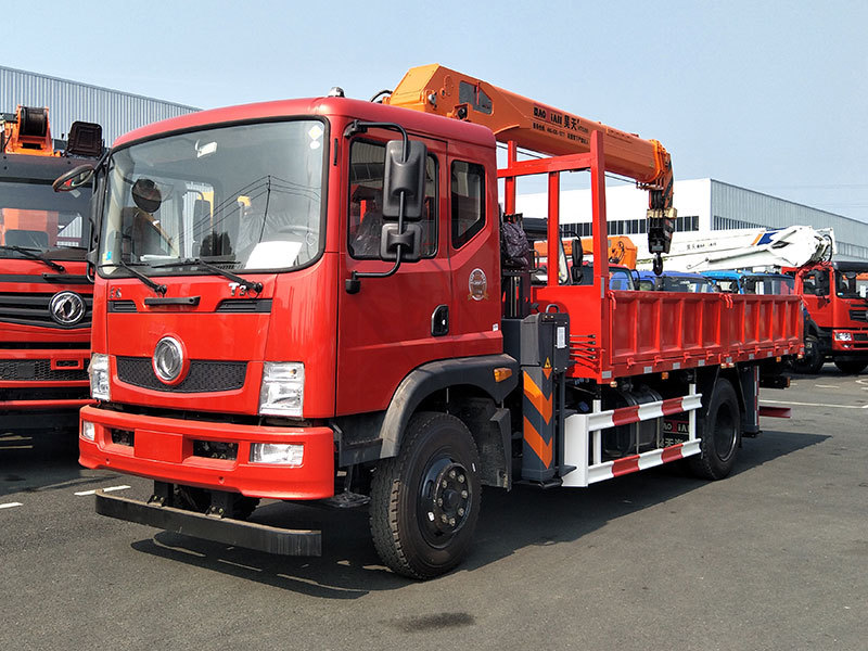 Haotian 8 tons four-section arm truck crane