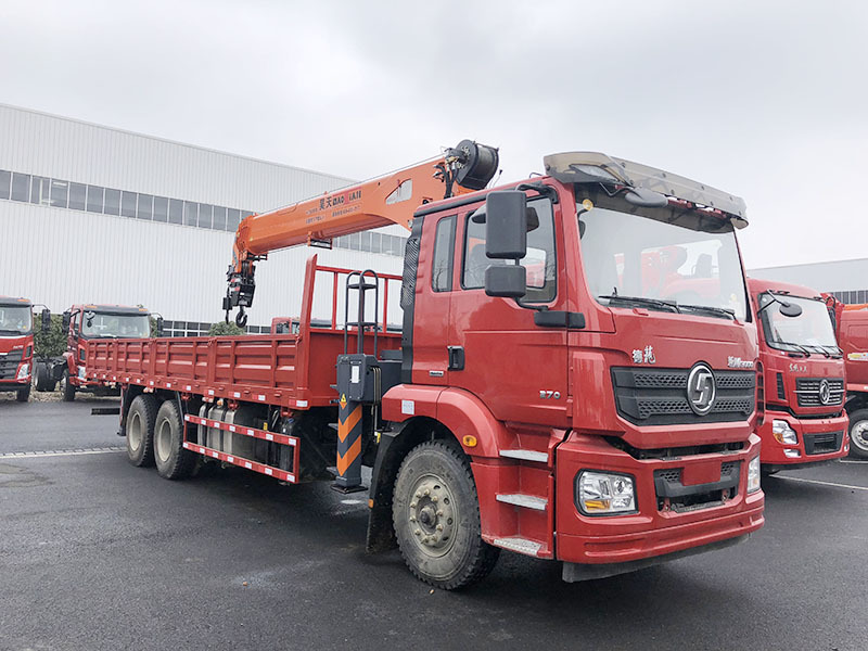 Haotian 12 tons five-section arm crane