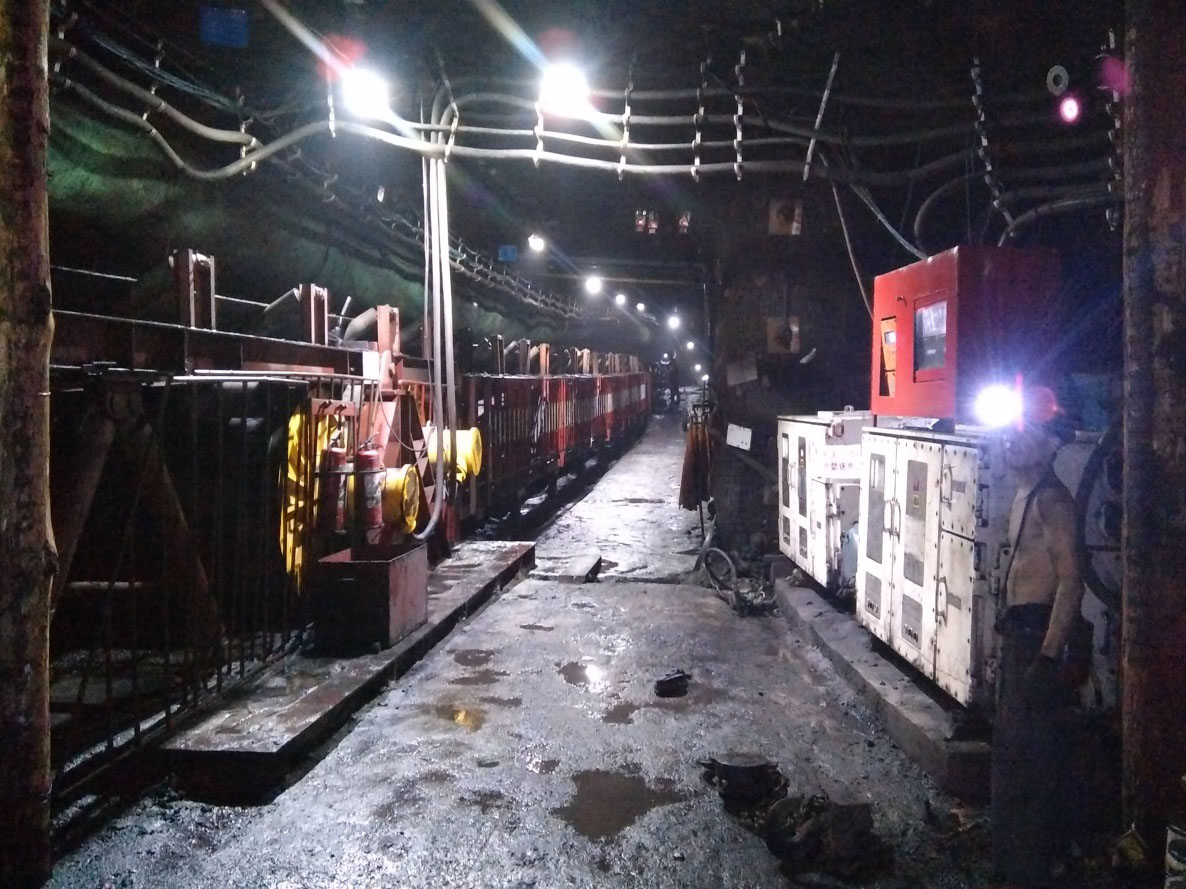 YTZW315-3.15-1250?1400（1140）型 礦用隔爆型外轉(zhuǎn)子永磁直驅(qū)電機(jī)