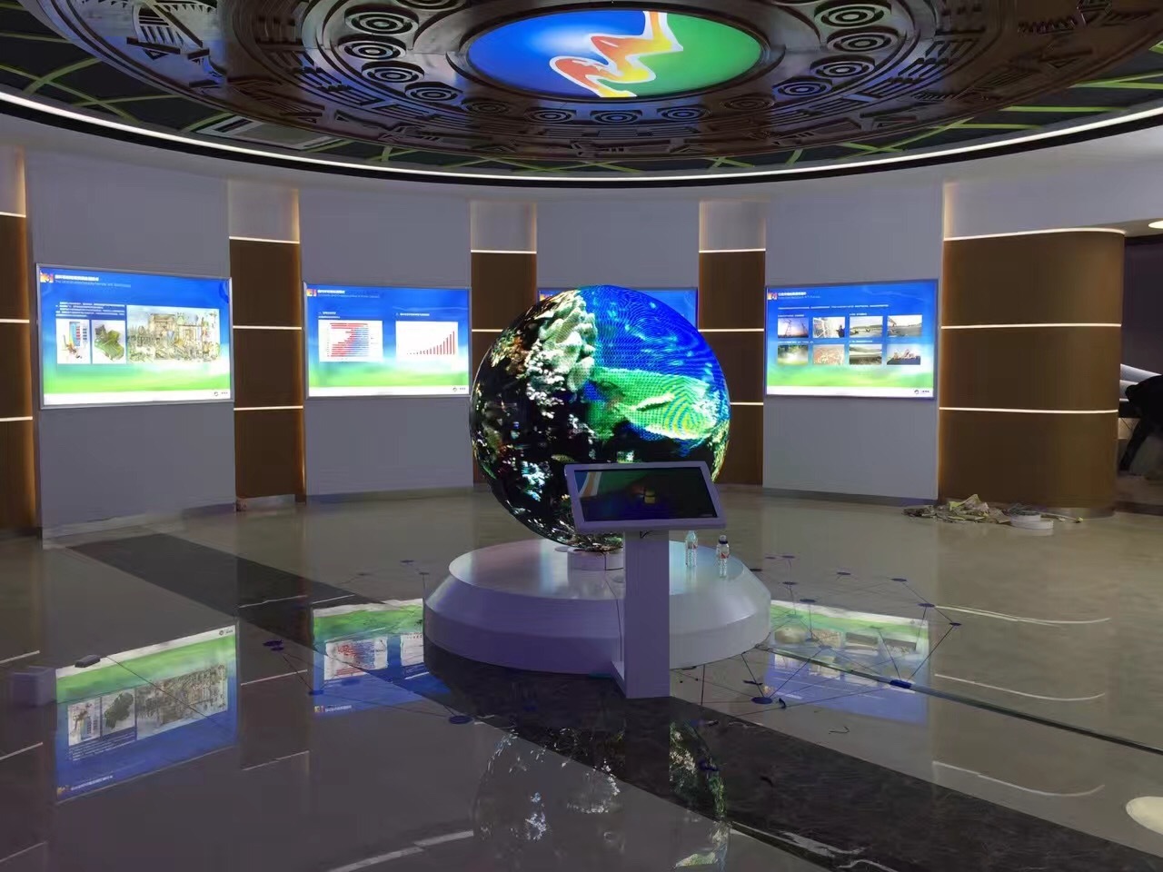 P5 indoor 1.8m diameter sphere LED display in Guangxi Nanjing museum