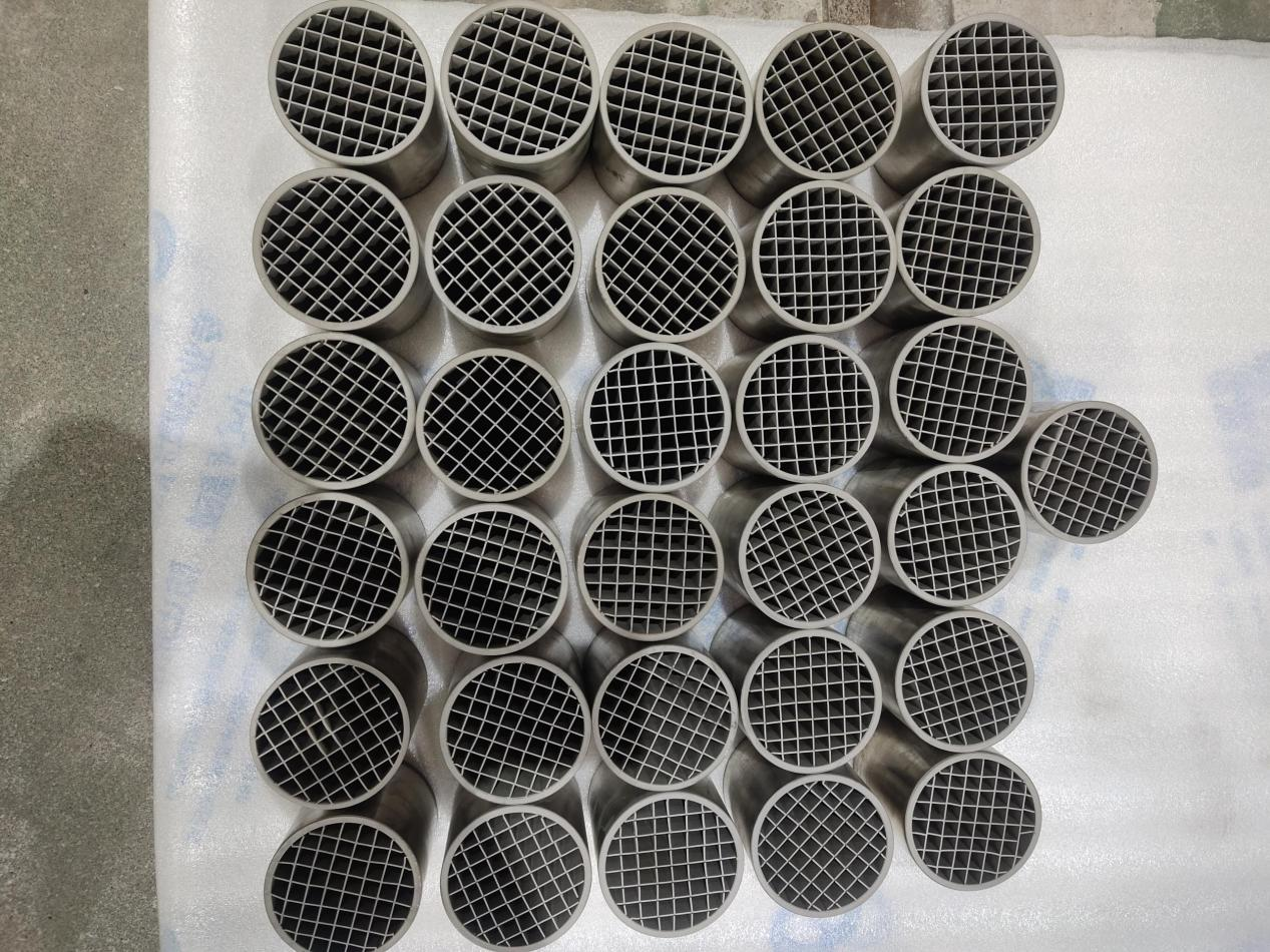一種可以噴涂在過濾網上的金屬強化涂層