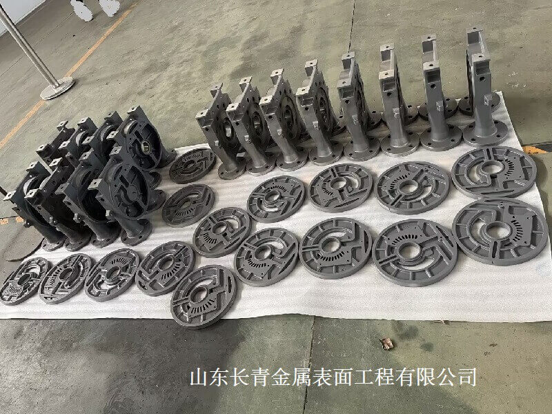 長(zhǎng)青金屬熱噴涂公司對(duì)側(cè)蓋、分配板噴涂特氟龍