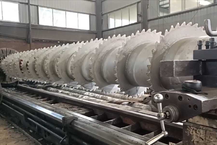 長青金屬熱噴涂公司螺旋軸噴涂修復