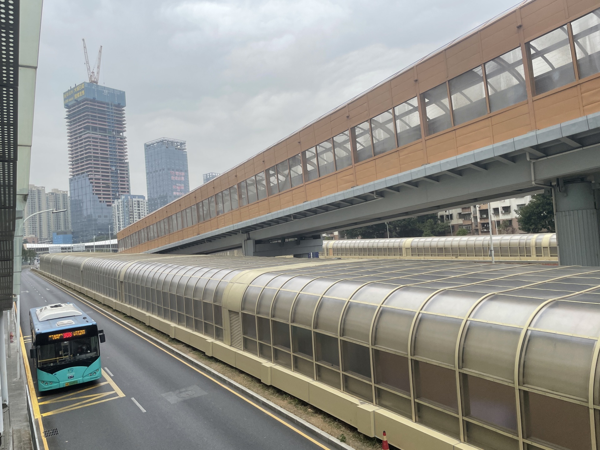 深圳东部过境高速公路声屏障工程