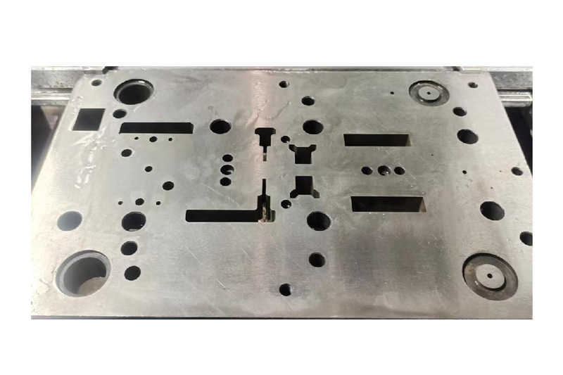 Metal stamping die stripping plate