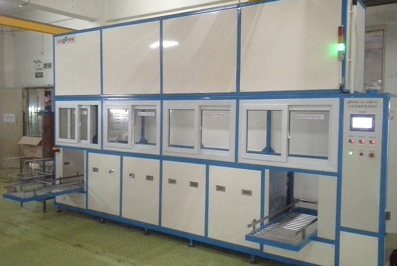 Automatic piston cleaning machine