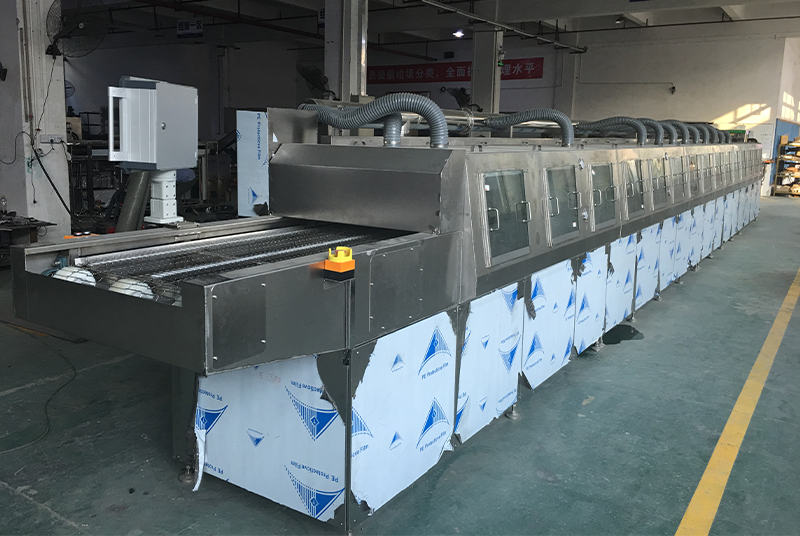 Automatic pass-through frame spray cleaning machine