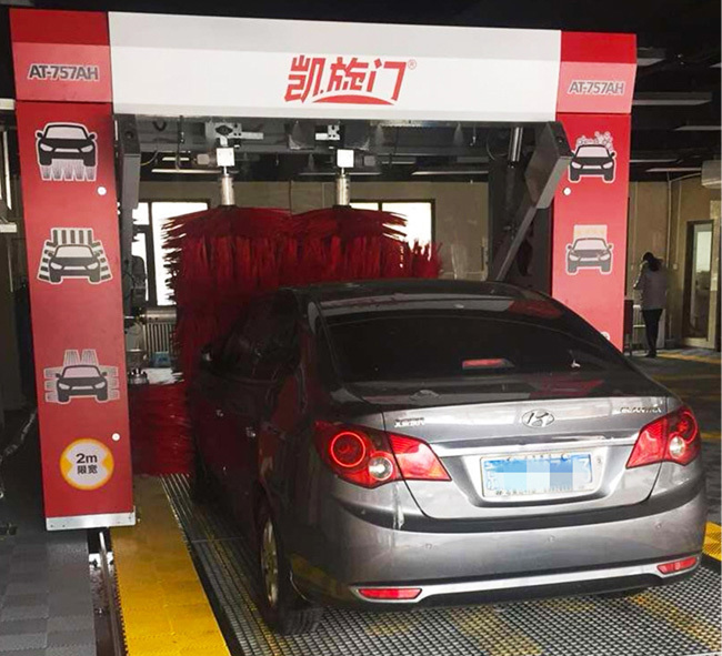 洗車(chē)房安裝北京凱旋門(mén)AT-757AH往復(fù)式洗車(chē)機(jī)，占地小！
