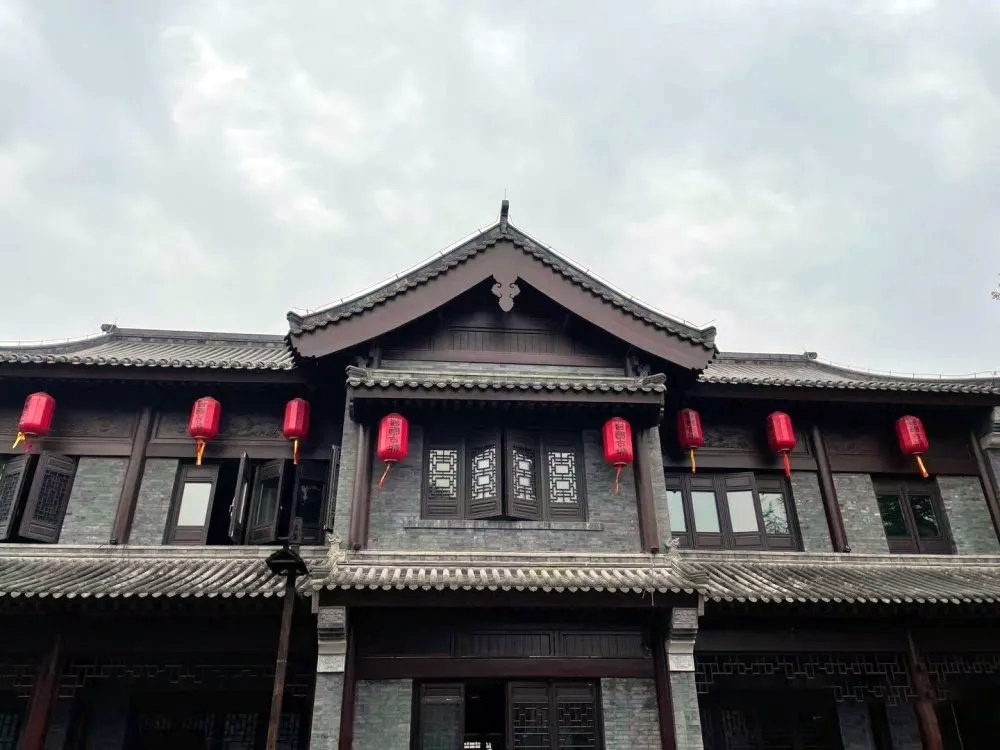 星欧娱乐木基中式仿古节能门窗为莒国古城添彩_星欧娱乐-高端门窗,户外木制品